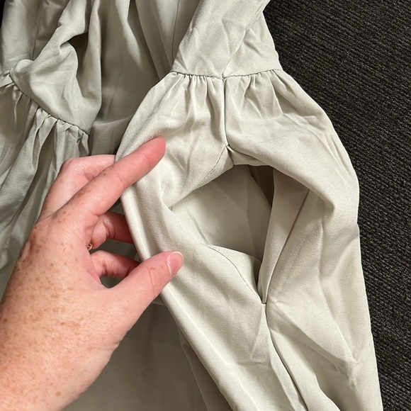 Spaghetti strap cool green dress with pockets - Picture 5 of 5